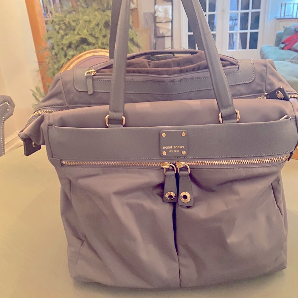 Henri Bendel jetsetter wheelie carry on 💗